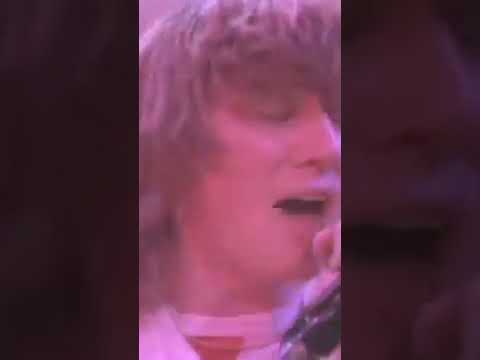 #Onthisday in 1983, Photograph was released as a single in the UK. The lead single from Pyromania 🔥