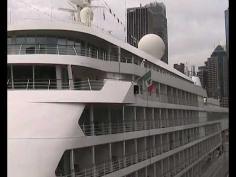 Cruise ships in Sydney - Silver Shadow