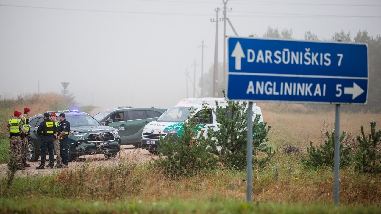 Ar Lietuva pasirengusi atremti keliolikos dronų grėsmę? Prezidentas sako tai sudėtingas reikalin