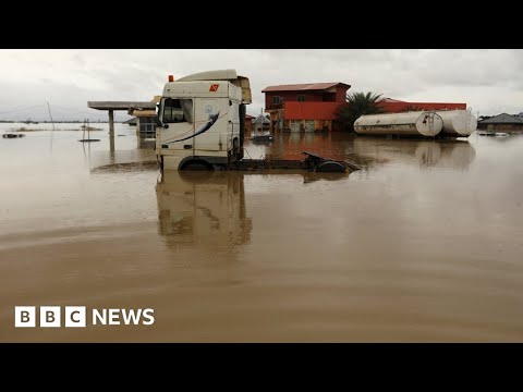 Nigeria’s worst floods in decade see more than 500 deaths – BBC News