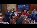 Edija Ramu u albanskom parlamentu gađali jajima i brašnom