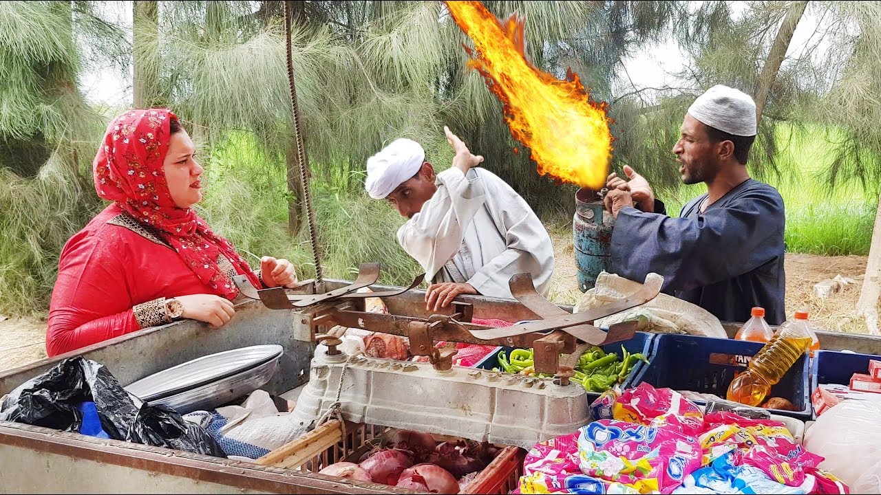 لن تصدق مافعله الحاج سعد وبطة في بائع الخضار / شئ غريب جداا 😱 هتموت علي نفسك من الضحك 😂😂