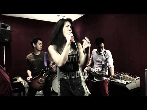 dharmajati (ดัม-มะ-ชา-ติ) ≠ Bodyslam Covered by Swan Walk Way