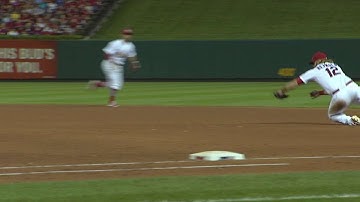 CIN@STL: Reynolds makes a diving stop, flips to Lynn