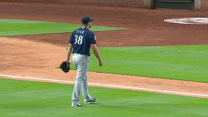 SEA@HOU: Fien gets Reddick swinging to escape jam