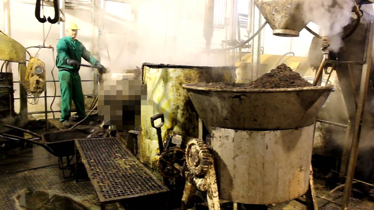 Lavado de panales y proceso de fabricación de cera en amarillo.