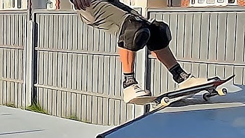 Learn to Feeble Fakie (Frontside) On A Skateboard at Corfe Mullen Mini Ramp