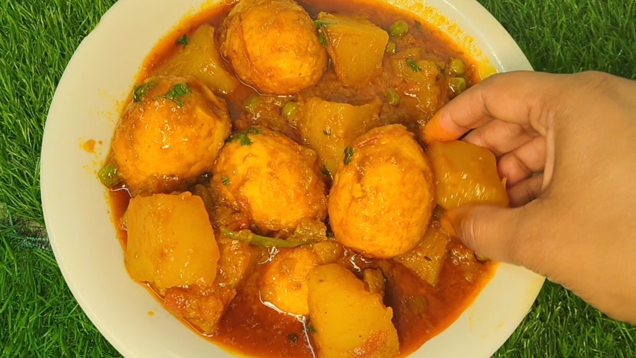 कोरमे जैसा अंडे आलू का सालन Ande Aloo Ka Salan | Traditional Egg Curry Recipe
