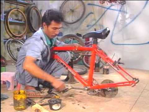 Video: Bagaimana Cara Memperbaiki Sepeda?