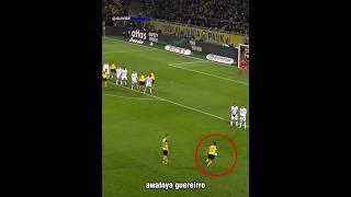 Ketika tendangan bebas menggunakan IQ 999+?