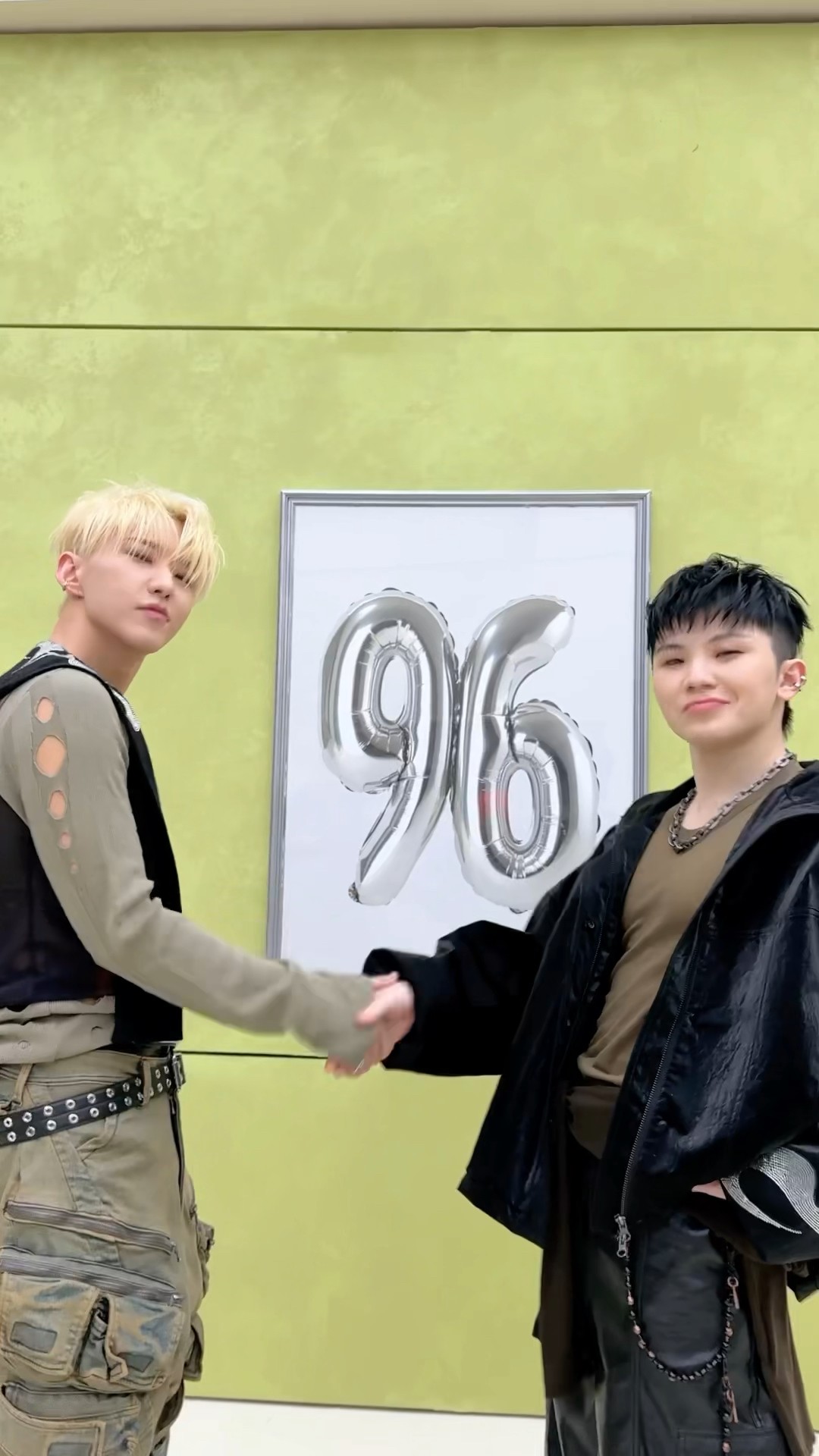 #동갑내기 ? with #HxW #호시X우지 #96ers #BEAM