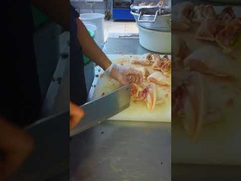 فى دقيقة تقطيع دجاجه اوصال ع الفحم