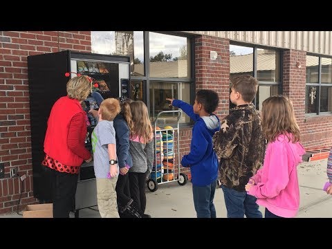 Elementary School Replaces Vending Machine Snacks With Books