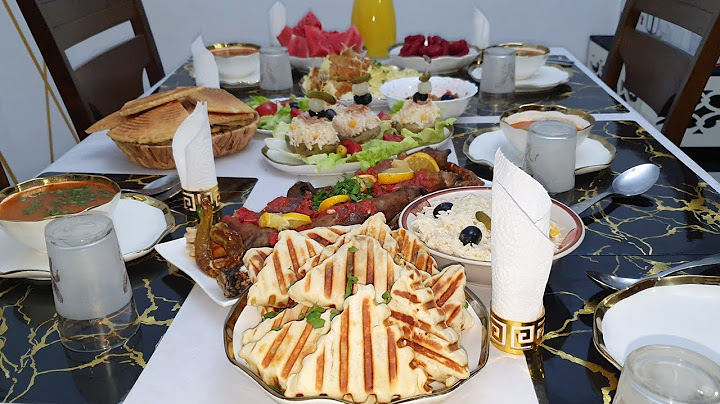 طاولة رمضان🌙صالي بريستيج, لكورني بحشو كريمة دجاج وفرماج، سلطة قرنون بنة هب...