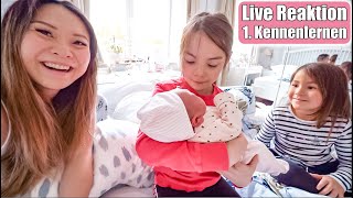Erstes Kennenlernen Der Geschwister Clara & Elisa Mit Baby Live Reaktion Mama Vlog Mamiseelen