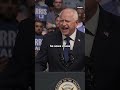 “Trump weakens our economy": Tim Walz