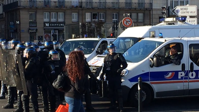 Le long de la Loire, devant la place du Commandant L'Herminier
