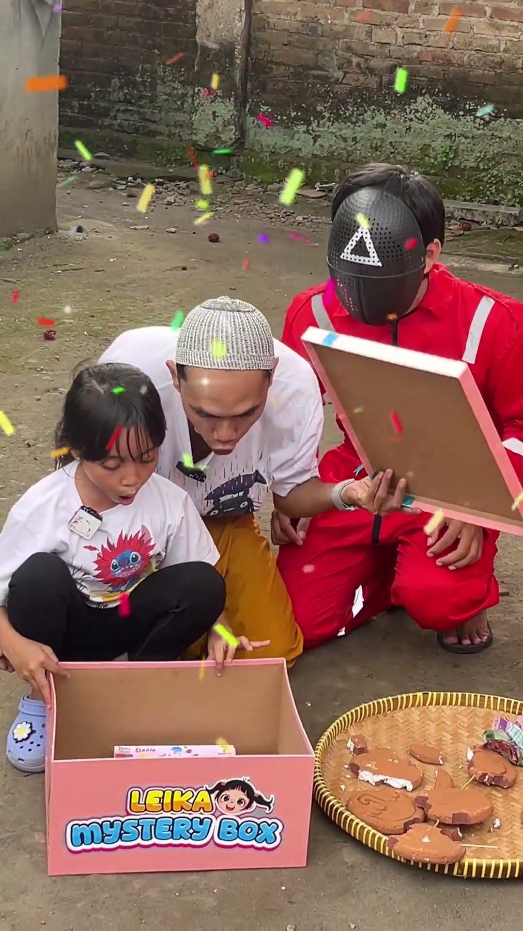 LEIKA DAPET KOTAK MISTERIUS ISINYA BIKIN PENASARAN ?? #leika #shorts #viralvideo