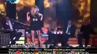 Zeynep Sağdaş  Yarım Kalanlara Rağmen @ Beyaz Show