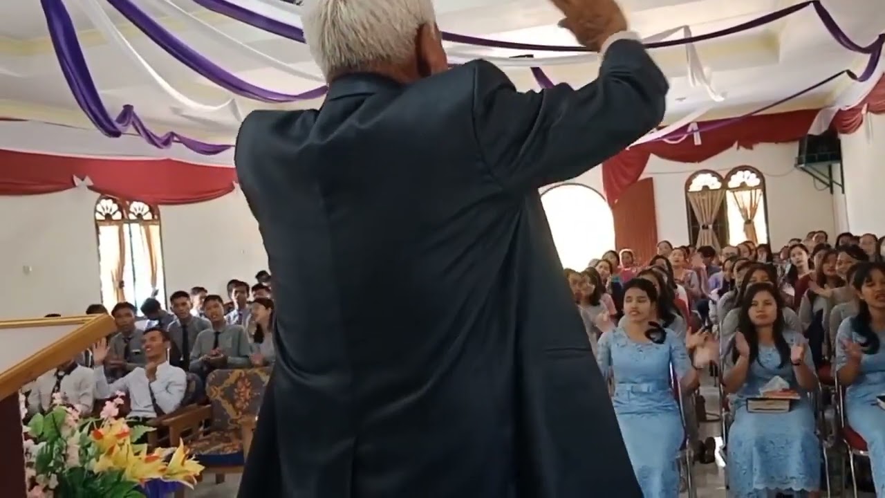 Usia 93 Tahun Pendeta Ini Masih Semangat Memuji Memuliakan Nama Tuhan - Pdt. H. Sirait (GPI Sibisa)