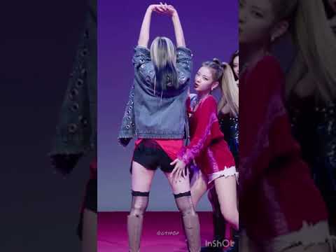 Lia helping Ryujin with a wardrobe malfunction #itzy #shorts #short  #crazyinlove #loco #midzy