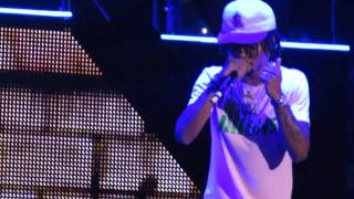 Nicki Minaj and Rae Sremmurd The PinkPrint Tour "Throw Some Mo" pt. 21