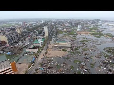 Cyclone Idai : le Mozambique et le Zimbabwe frappés | AFP News
