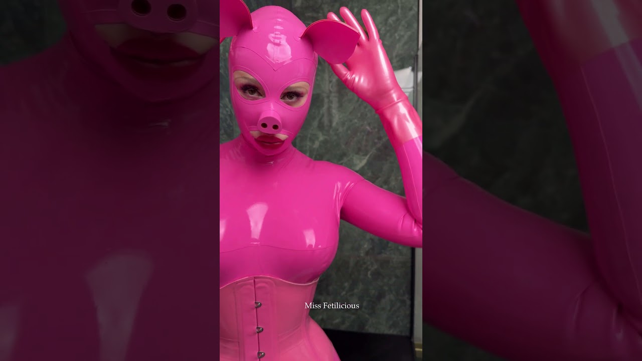 Latex piggy transformation 🐽🩷 