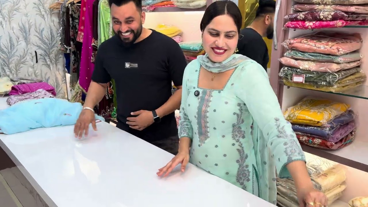 ਹੁਣ ਤੁਹਾਨੂੰ ਤਿਆਰ ਕੀਤੇ ਹੋਏ ਸੂਟ ਵੀ ਮਿਲਣਗੇ ਆਪਣੀ ਬੁਟੀਕ ਤੋ ਗਰਮੀਆਂ ਵਾਲੇ ਸੋਹਣੇ ਸੋਹਣੇ ਸੂਟ ਕੈਂਪ ਮਾਰਕੀਟ ਮੋਗਾ 