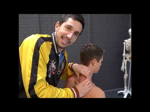 Video: 3 būdai, kaip masažuoti pečius
