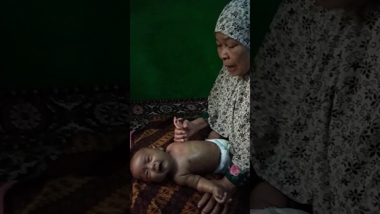 Anak Bayi Diurut Sampe Nangis Kejer