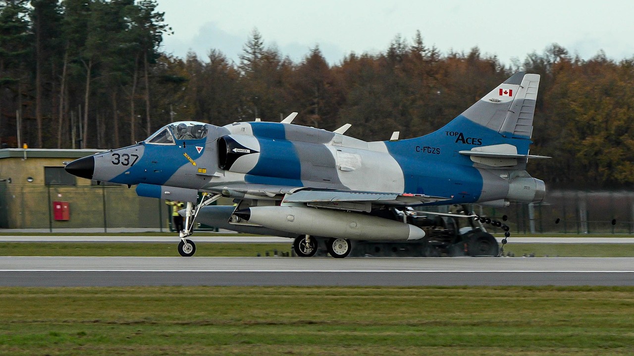 [4K] TaktLwG71 Richthofen I Eurofighter I Skyhawk Testing the mobile catching device I Low Approach