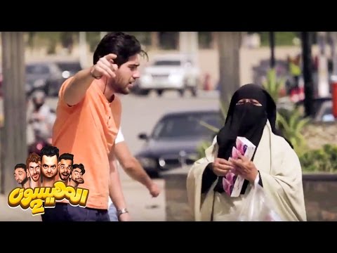 المهيسون   شوفوا اللي حصل بين حنكش وبياعة مناديل في الشارع بسبب 200 جنيه