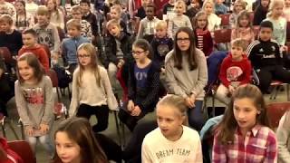 Chor der Freiherr-vom-Stein-Schule singt: „Gib mir Musik“ von Reinhard Mey