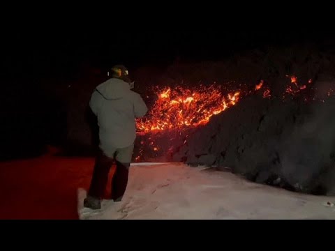 Ключевская сопка: селфи с сосиской на лаве