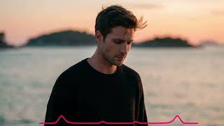 🎵 Memory Remains - Alexx | Emotional Sad Ballad Love Song (Official Lyric Video)