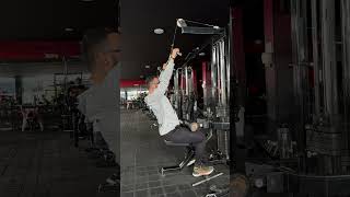 Jalón en polea agarre abierto #deporte #tutorial #tips #gym #workout #gymmotivation