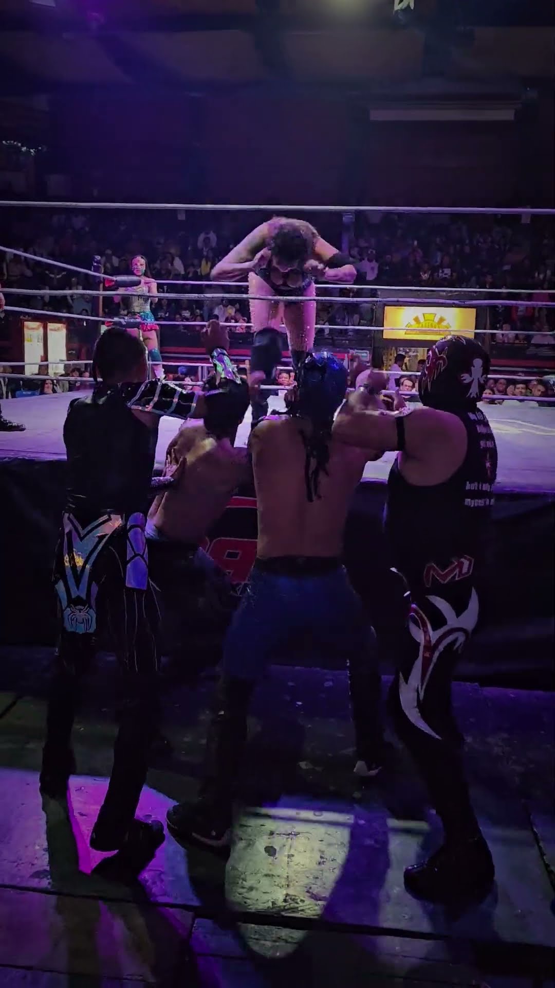 Tope de Estrella Divina en la Arena Naucalpan
