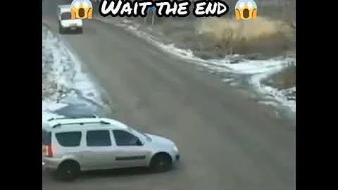 watch till the end #short  #crash #car #tiktokvideo #viral #viralvideos - DayDayNews