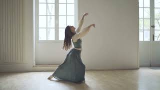 Free dance mouvements over the soft lute... screenshot 2