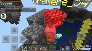 Noob rage quits on me!! Minecraft sky wars #2