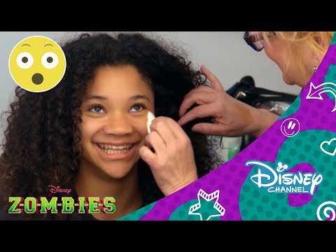 Z-O-M-B-I-E-S: Carpool Zombie-oke | Disney Channel Oficial