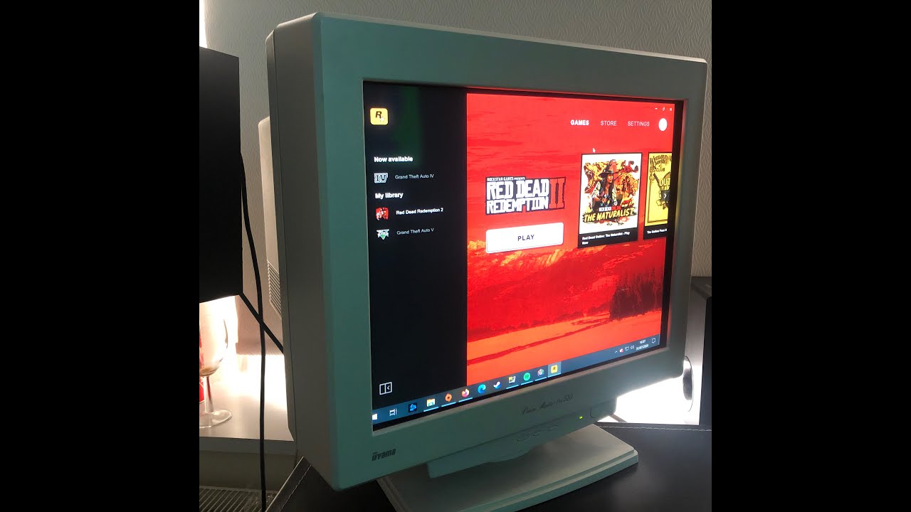 Gaming on an Iiyama Vision Master Pro 510 22" Flatscreen CRT Monitor