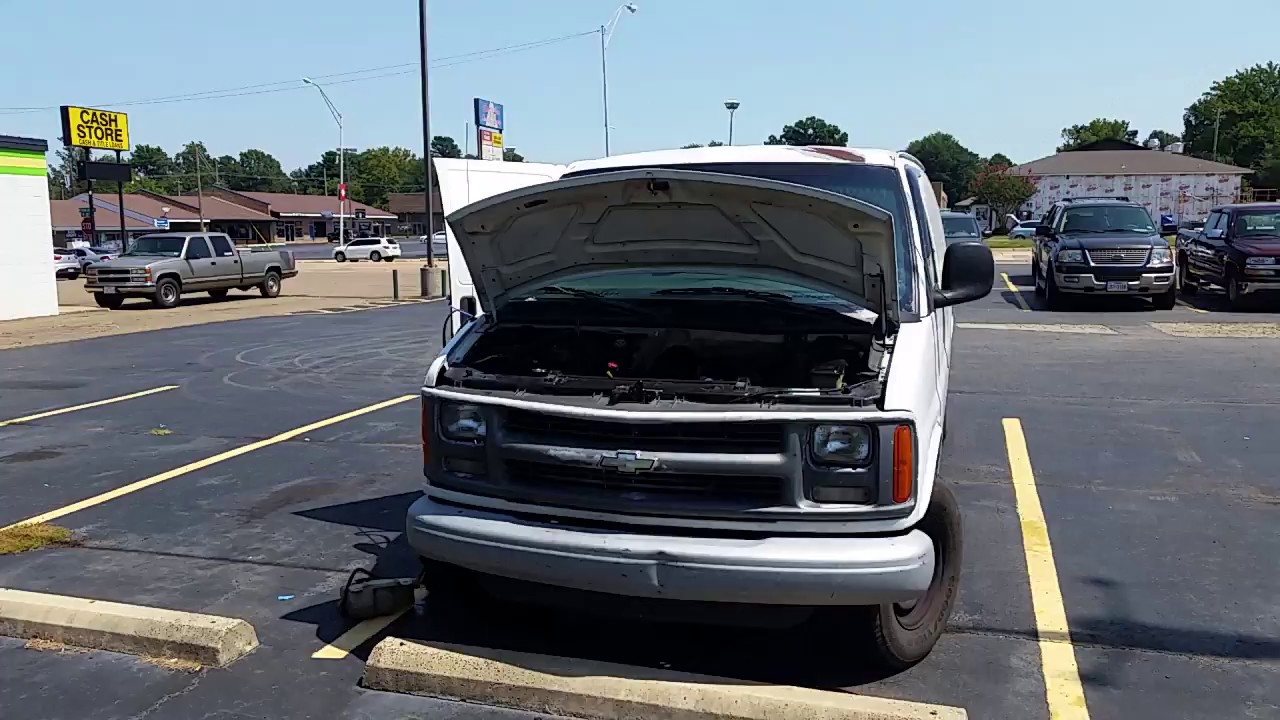Removing fan from water pump on 2002 Chevy Express 3500 - YouTube