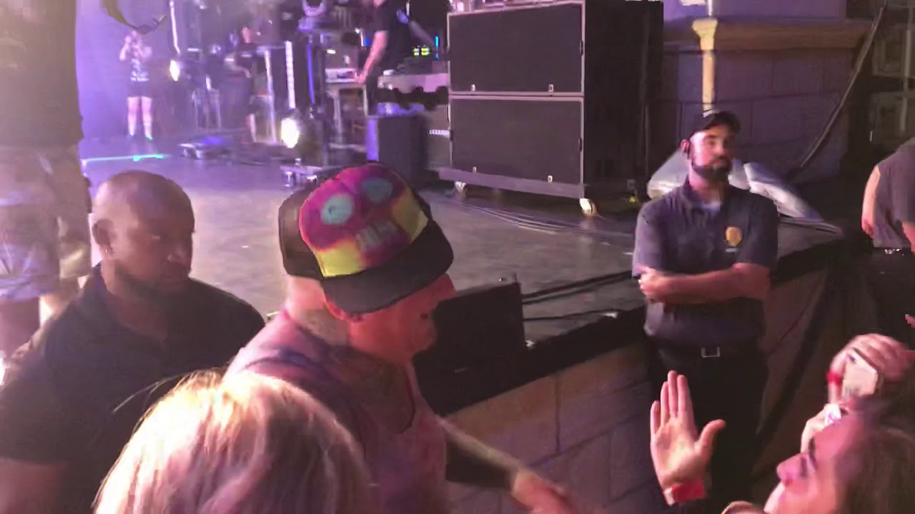 Sublime post show giving love to the fans