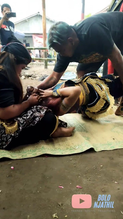 pembebasan indang ganas #jathilan #kesurupan #jaranan #shots #trance