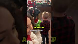 The Grinch was arrested by the police 👮‍♀️😂#funny #fyp #police #grinch #christmas