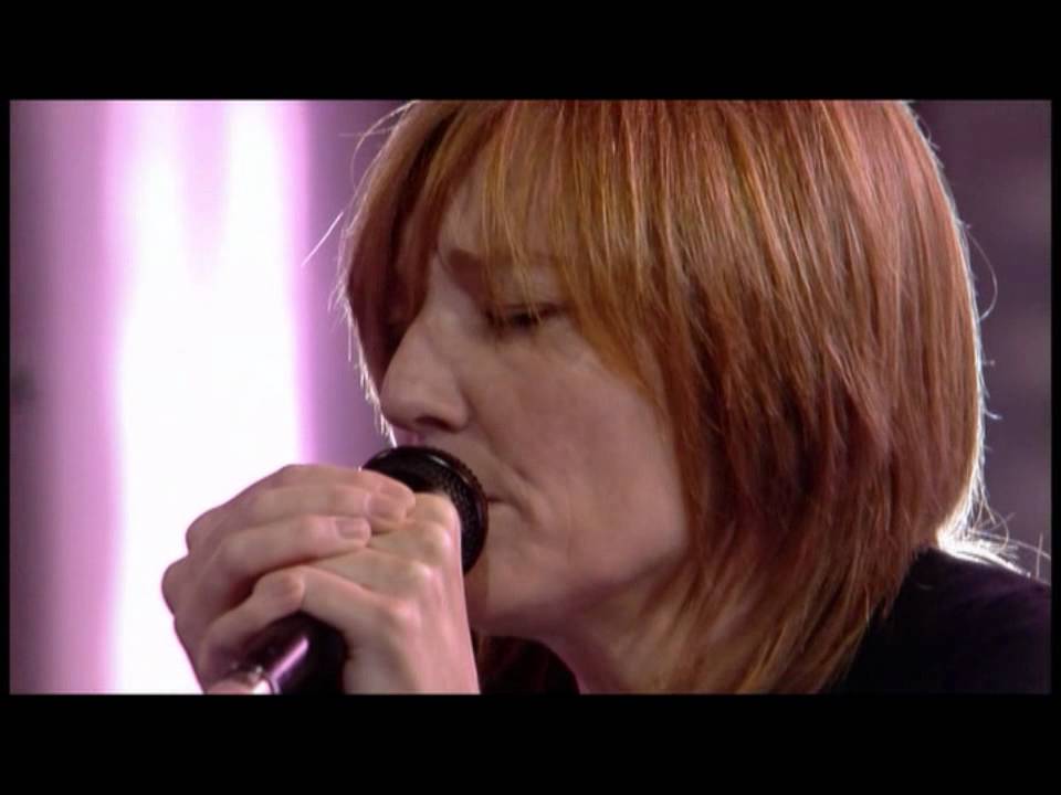 Portishead Hunter (LIVE recording at Studio 104) YouTube