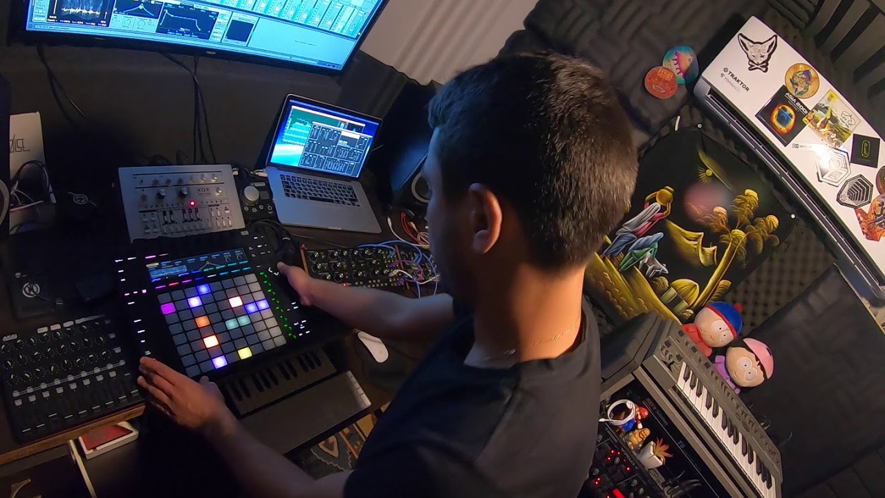 Arara - Live Goa Trance Studio Session - Loop N Dance