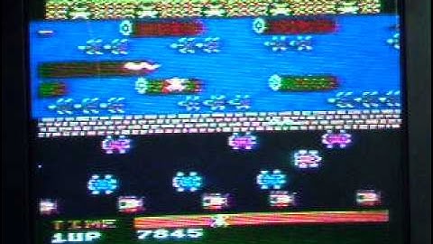 Frogger played on Atari 5200 in Fast mode 16K